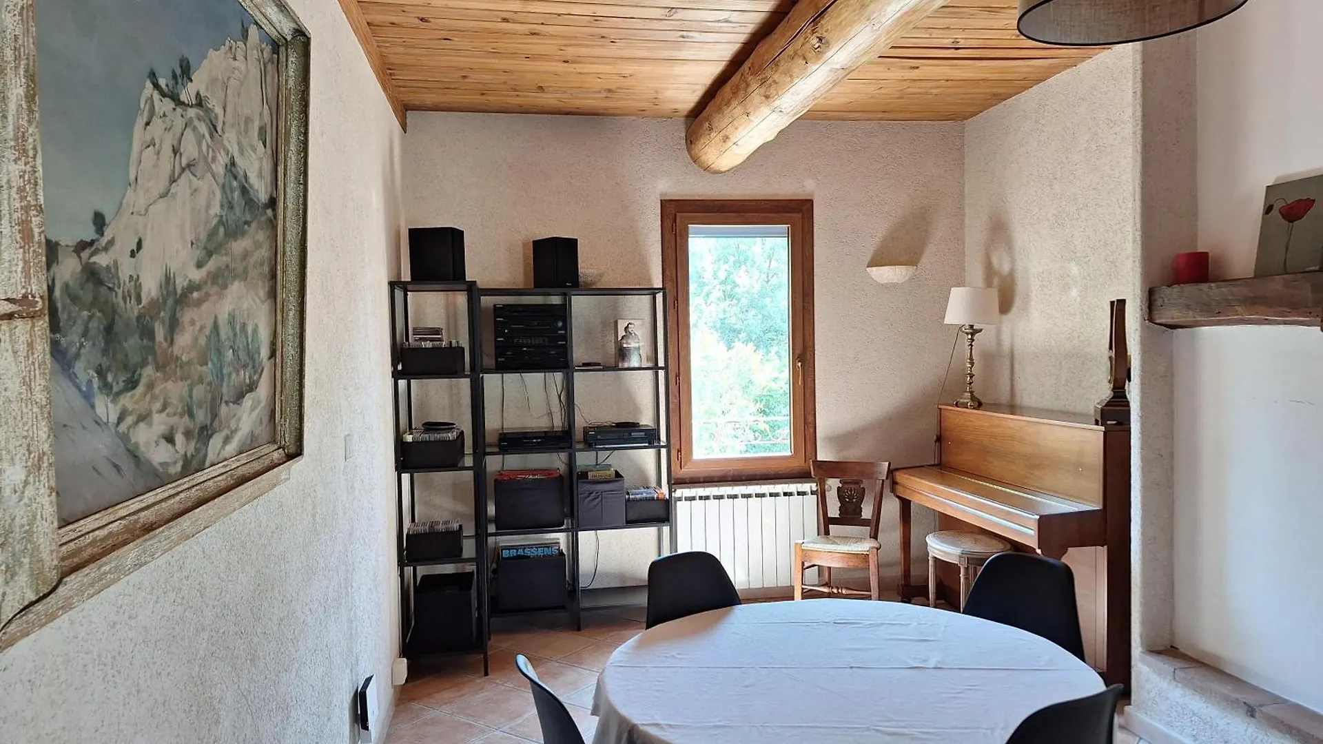 Holiday home Maison Au Calme Entre Vignes Et Luberon Saint-Martin-de-la-Brasque